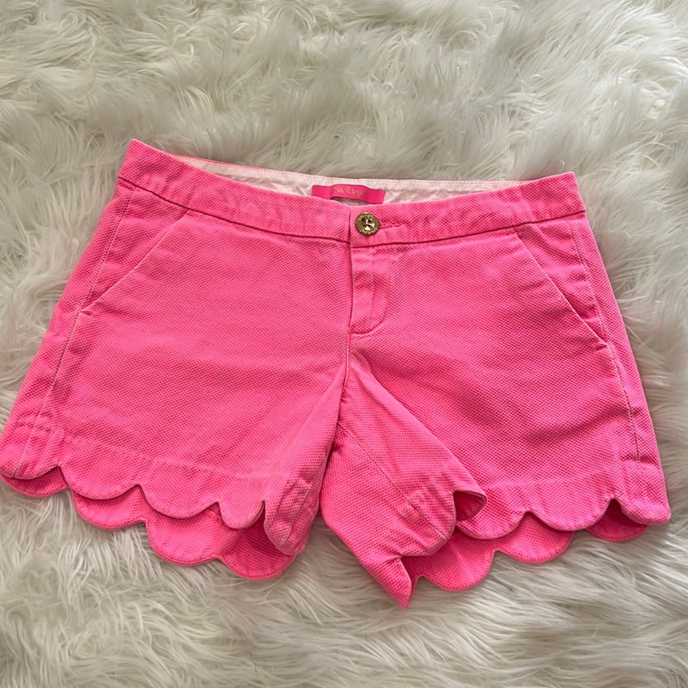 Beautiful pink, lily Pulitzer butter, cup shorts, size 2